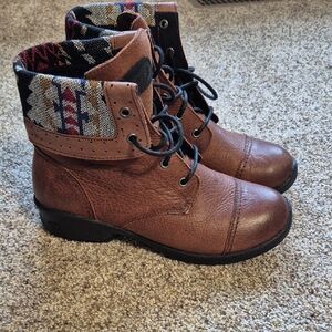 Keen Tyretread Hiking Boot women’s Sz 7.5 Brown Leather Lace Up Aztec Print Cuff